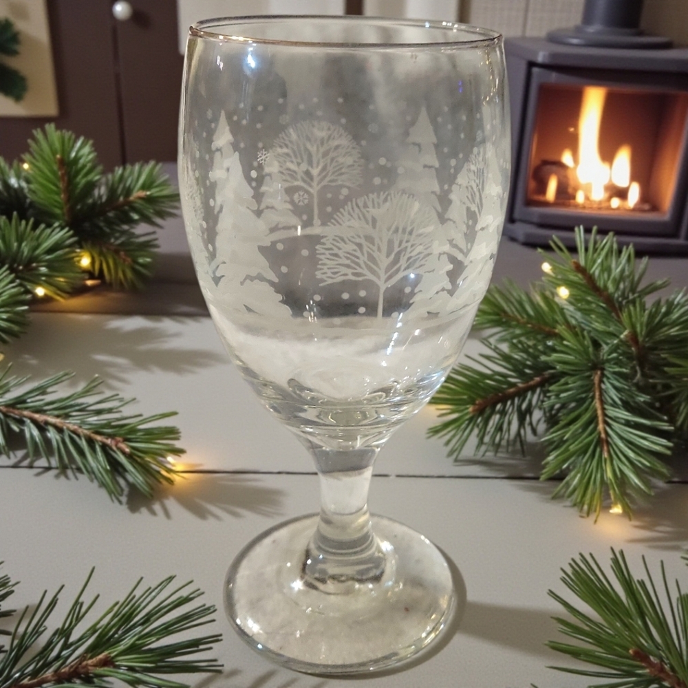 Vtg 80 Libbey Arby's Wine Goblet Glass Winter Trees Snow Gold Christmas 12 Oz